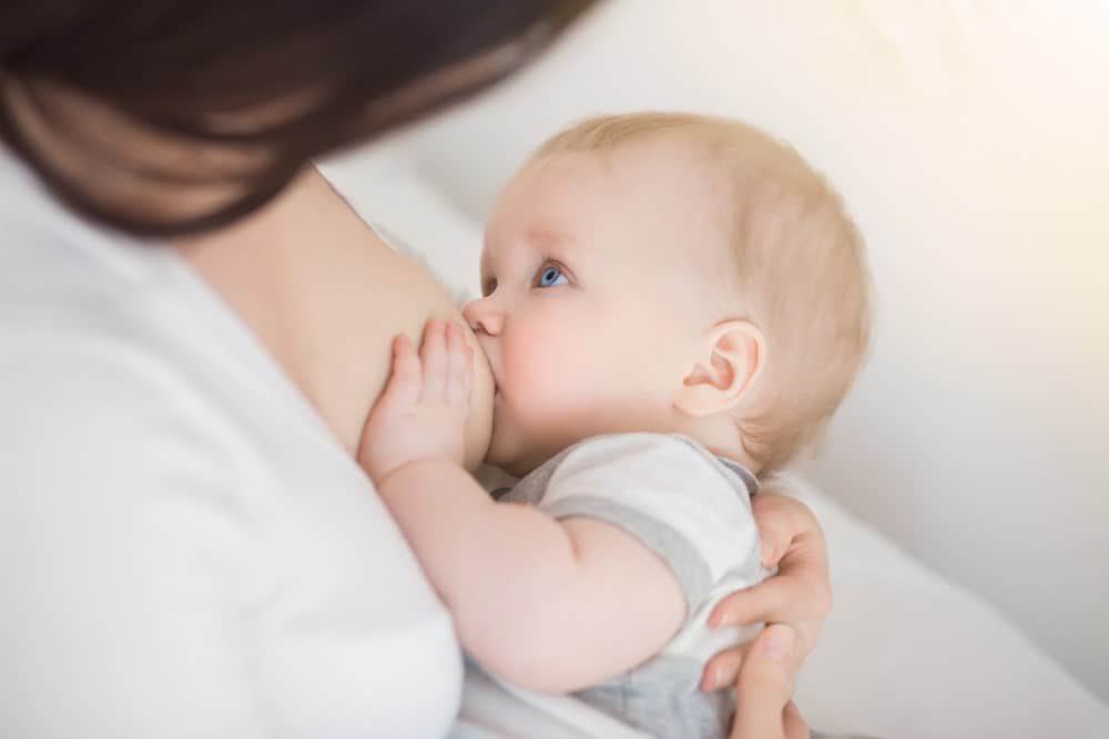 The Best Breastfeeding Positions for Mum and Baby